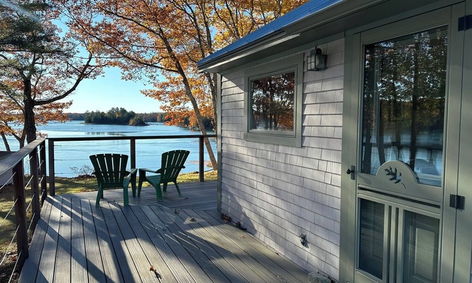 Penobscot Cabin | SeaRiver Cabin on the Bagaduce, Kayaks Included. Seals, Wildlife, Birds & Nature