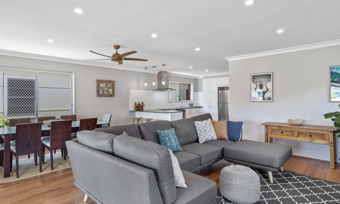 Tugun House | Seas The Day - Beach Holiday just 300 meters to beach and village. Pet friendly