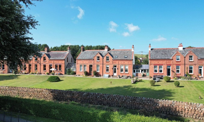 Cummertrees Cottage | SEASCAPE, family friendly, character holiday cottage in Annan