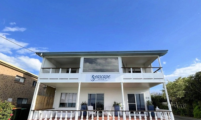 Minnie Water Apartment | 'Seascape Upstairs, TOP NOTCH