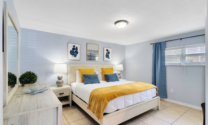 Indian Harbour Beach Apartment | Seashell~ Walk to the beach Pool, BBQ, Arcade, Gym