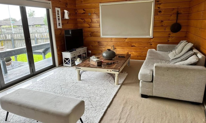 Ohope House | Seaside Bliss: Tranquil 3-Bedroom Bungalow, Steps from Ohope Beach