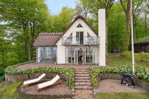 Hejsager Strand House | Seaside Charm And Panoramic View