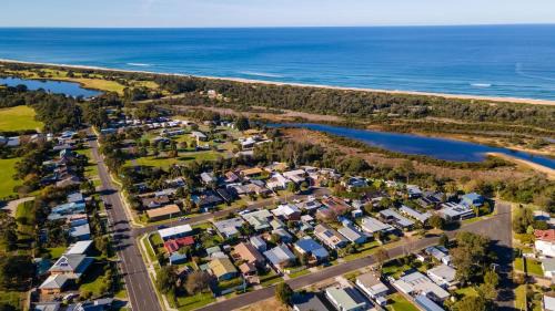 Lakes Entrance House | Seaside Escape