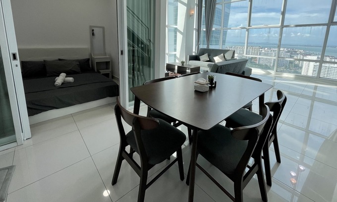 George Town Condo | Seaside Escape: Modern 2BR Loft in Maritime Suite