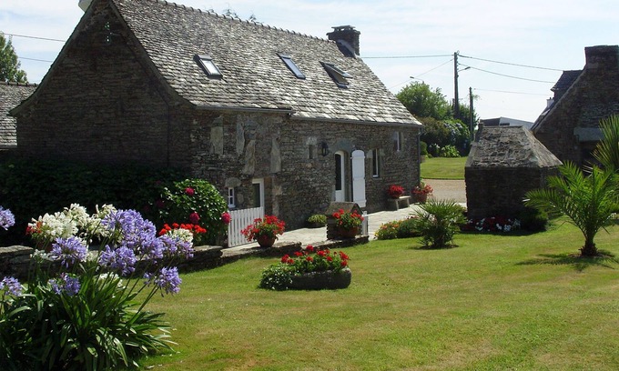 Locquirec Cottage | Seaside farmhouse