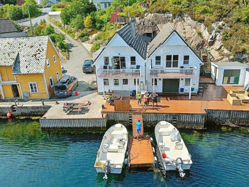 Bomlo House | Seaside Fisherman s Haven-By Traum