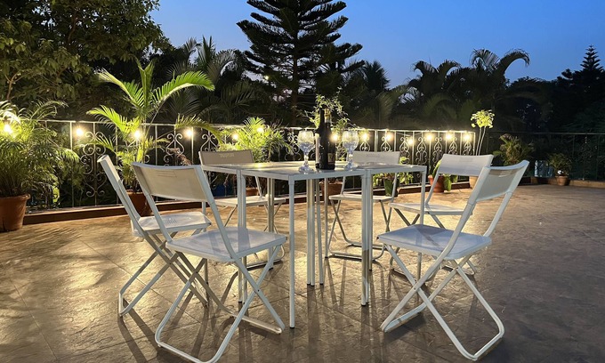 Navi Mumbai Apartment | Seaside Getaway with Party Padn
