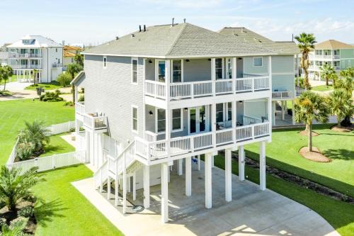 Pirates Beach West House | Seaside Paradise Retreat