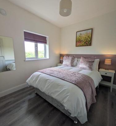 Inverin Apartment | Seaside Retreat - 4 Guests - Near Aran Islands