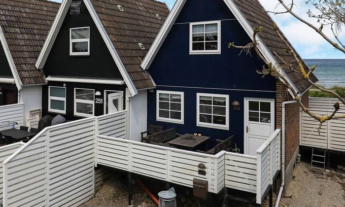 Hasmark Strand House | Seaside Serenity at Hasmark Beach-By Traum