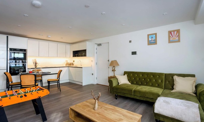 Ramsgate Apartment | Seaside Stay - Ramsgate Flat- New Build, Underfloor Heating, Prime Location,WIFI