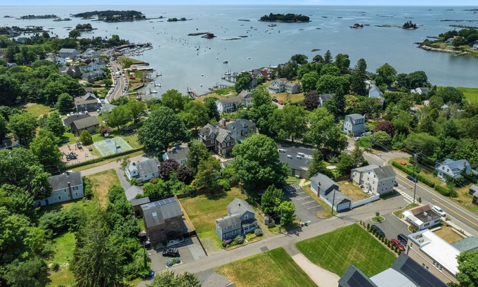 Stony Creek House | Seaside Village Escape