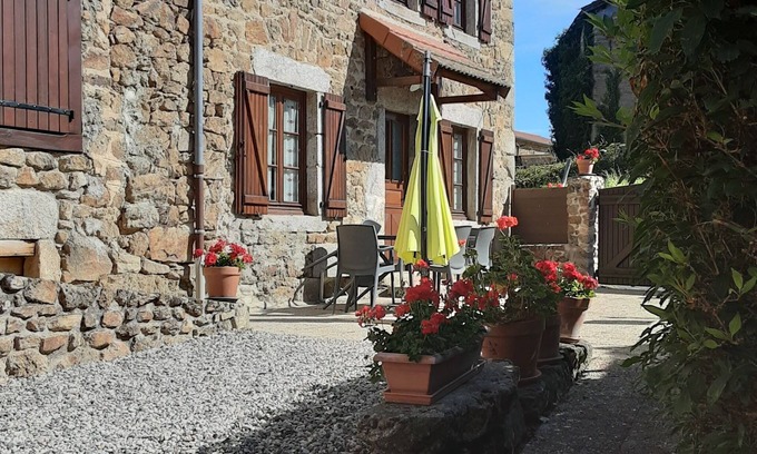 Marat House | Seasonal rental in small quiet hamlet