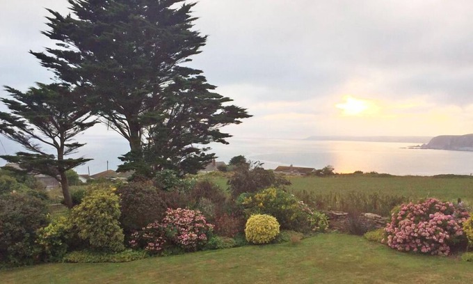 Bigbury-on-Sea Cottage | SEASPRAY (BIGBURY-ON-SEA), family friendly in Bigbury-On-Sea