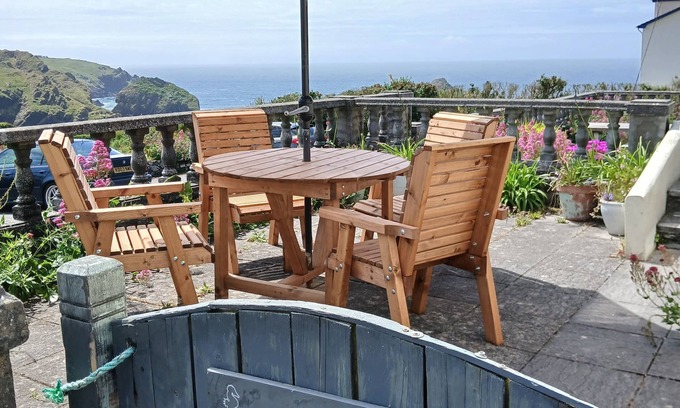 Mullion Cottage | Seaspray - Excellent sea views of Mullion Cove, escape, relax and enjoy!