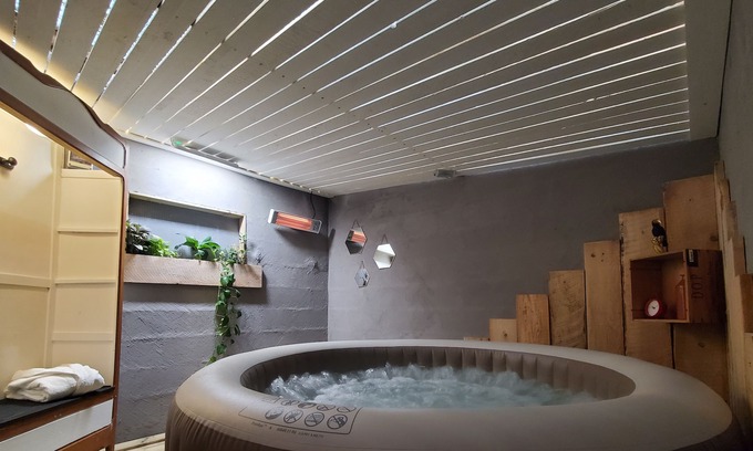 Le Cormier Apartment | Seaview accommodation near Pornic : Au Bord Du Récif