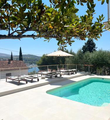 Milna (Brac) Villa | seaview apartment - villa a’more