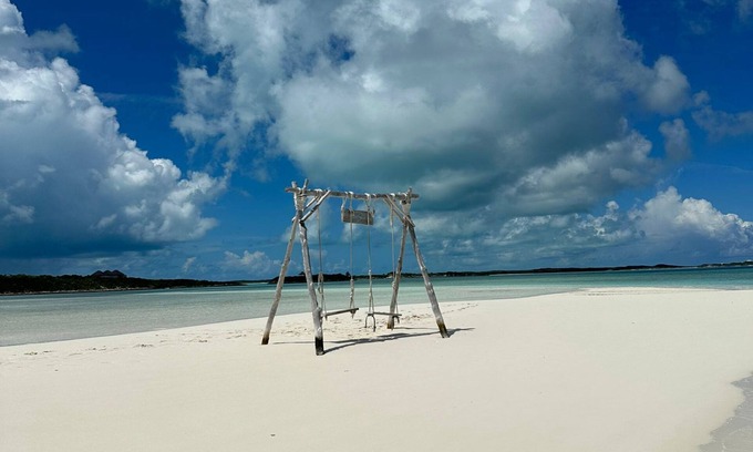 Black Point Apartment | Seaview Apartment Five Miles South of The Swimming Pigs And Thunderball Grotto