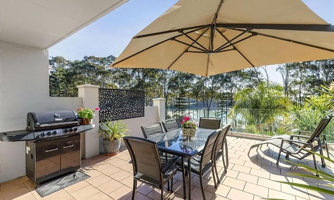 Denhams Beach House | Seaview by the Cliff