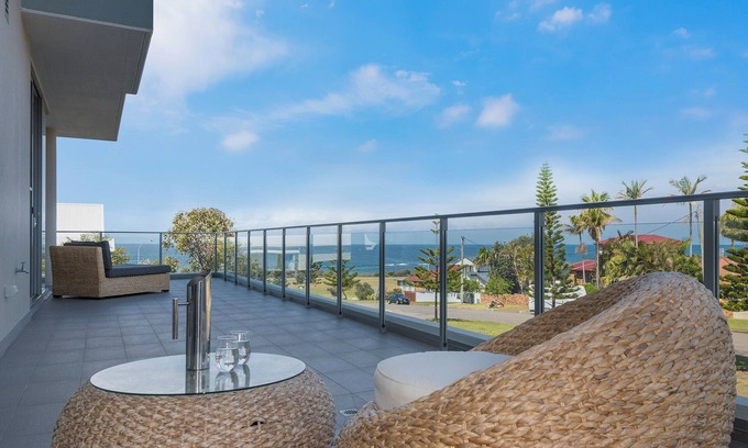 Caves Beach Apartment | SeaView @ Caves Beach