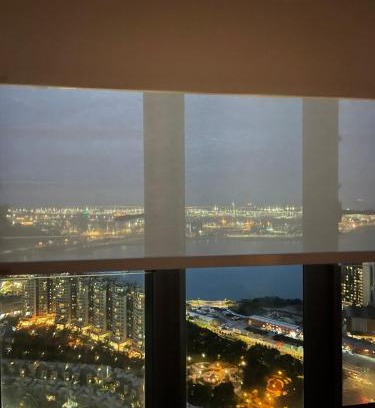 Islands District Apartment | Seaview condo near airport and Disney Land