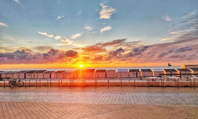 Ostend City Centre Apartment | Seaview Eclectic Suite