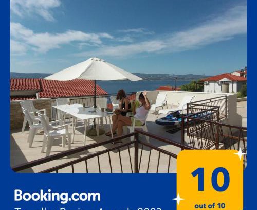 Stanici Apartment | Seaview Family Apartment with Grand Terrace