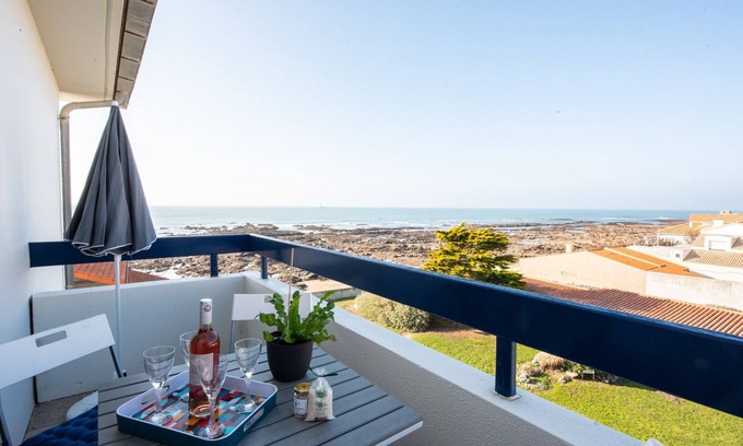 La Chaume Apartment | Seaview ! Flat for 4