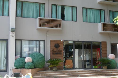 Islands District House | Seaview Holiday Resort