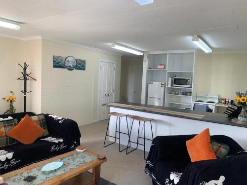 Onerahi Villa | Seaview House Unit 2A