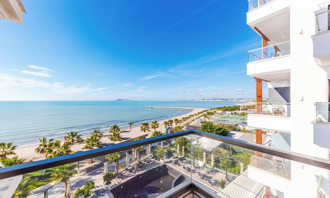 Golem Apartment | Seaview Luxury Suite by PS