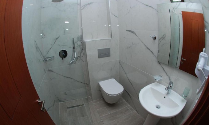 Sarande Apartment | Seaview studios for couples