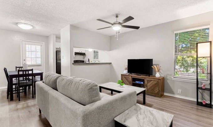 San Antonio Apartment | SeaWorld/Lackland - Your Home Away from Home