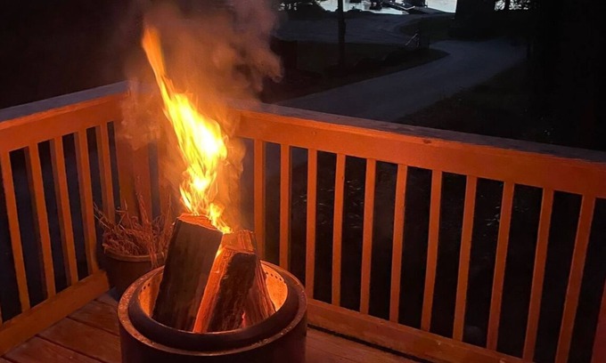Standish Cabin | Sebago Lake Retreat - Sunset Views, Fire Pit, Family Fun