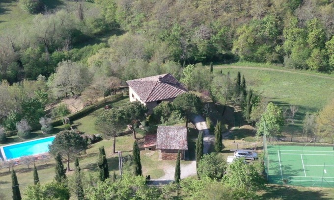 Monte Santa Maria Tiberina Villa | Secluded 17th century villa in 40 acres with pool, tennis court, truffle woods