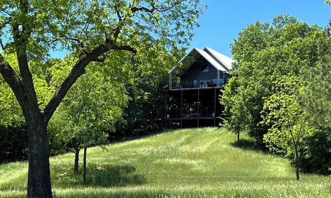 Milo Cabin | Secluded and Peaceful Treetop Cabin Retreat, located on Webb Mtn Cattle Ranch.