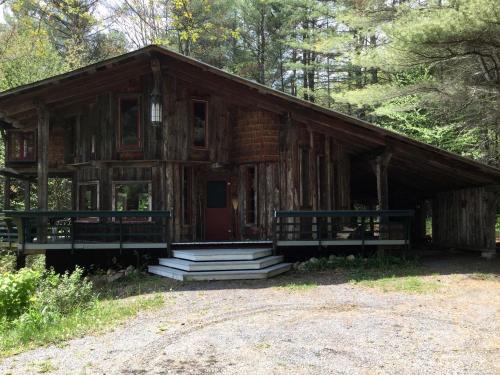 Wells House | Secluded and Relaxing Luxury Cabin Rental in Adirondack Park