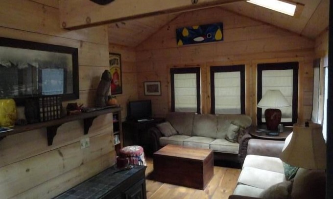 Wiley Cabin | Secluded but Not Remote, Private Retreat