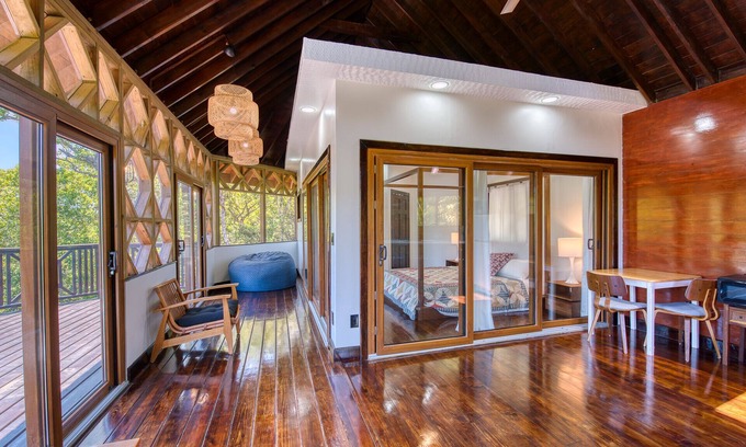 Roatan Cabin | Secluded Cabana - AC, Privacy, Forest View, King, Deck, Kitchen