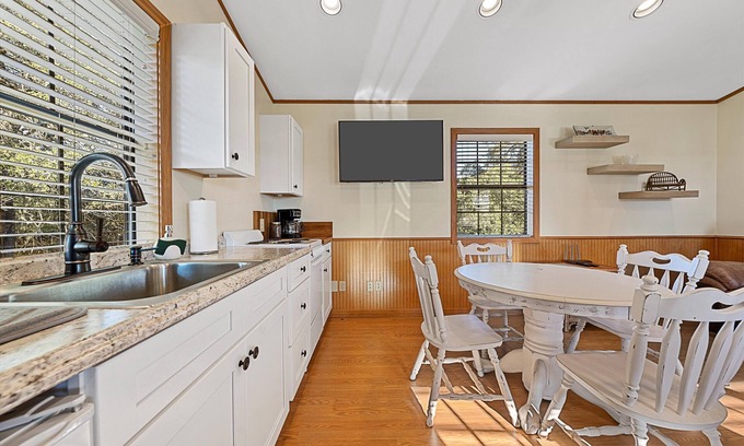 Waco House | Secluded Cabin 10 Minutes to Waco