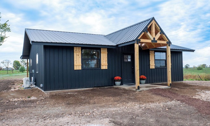 Stockton Cabin | Secluded cabin close to Stockton Lake