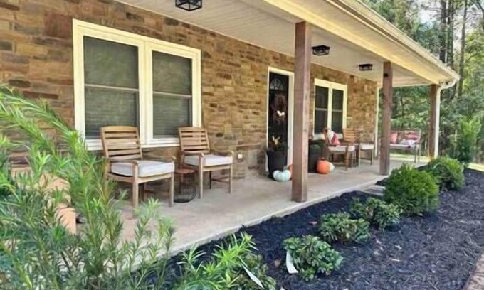 Fortson House | Secluded cabin on two acres minutes from Columbus