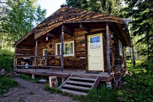 Clark House | Secluded Cabin Rental with Mountain Views in Clark, Northern Colorado