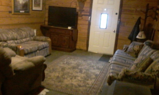 Carbon Hill Cabin | Secluded Cabin near hocking hills with hunting possibilities