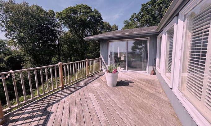Madison Center House | Secluded Cliffside Escape with expansive golf/L I Sound Views– Pet Friendly !