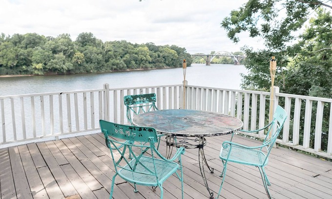 Selma House | Secluded downtown cozy cabin feel w/waterfront view of the Edmund Pettus Bridge