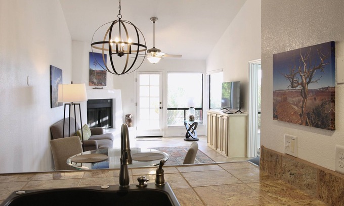 Sin Vacas House | Secluded Elegance: Sin Vacas Retreat