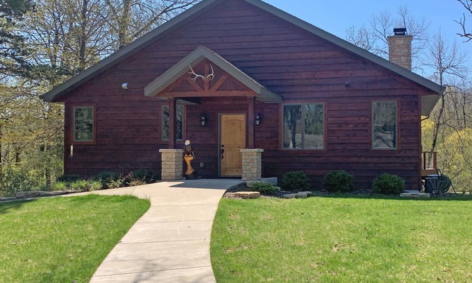 Afton House | Secluded Executive Getaway on 40 Acres