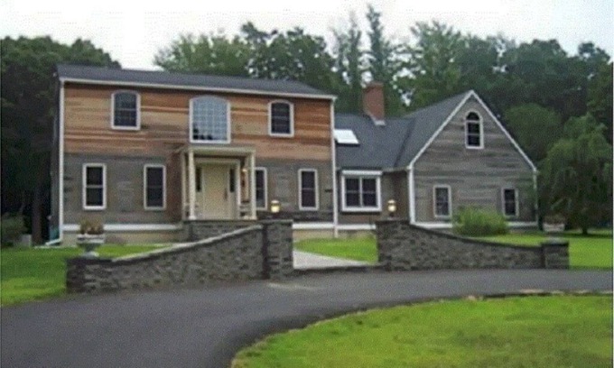 Westbrook House | Secluded Family escape w/pool & jacuzzi